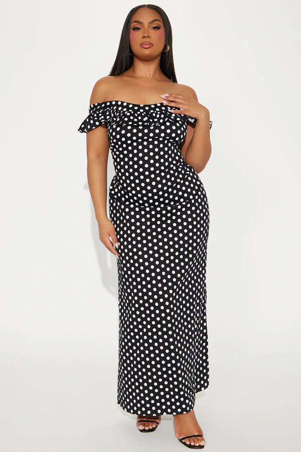 Damen Elegantes Maxikleid mit Rüschendetails und Polka-Dots Skjora