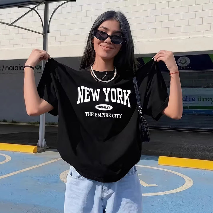 Damer avslappet oversized T-skjorte med New York-merking Skjora