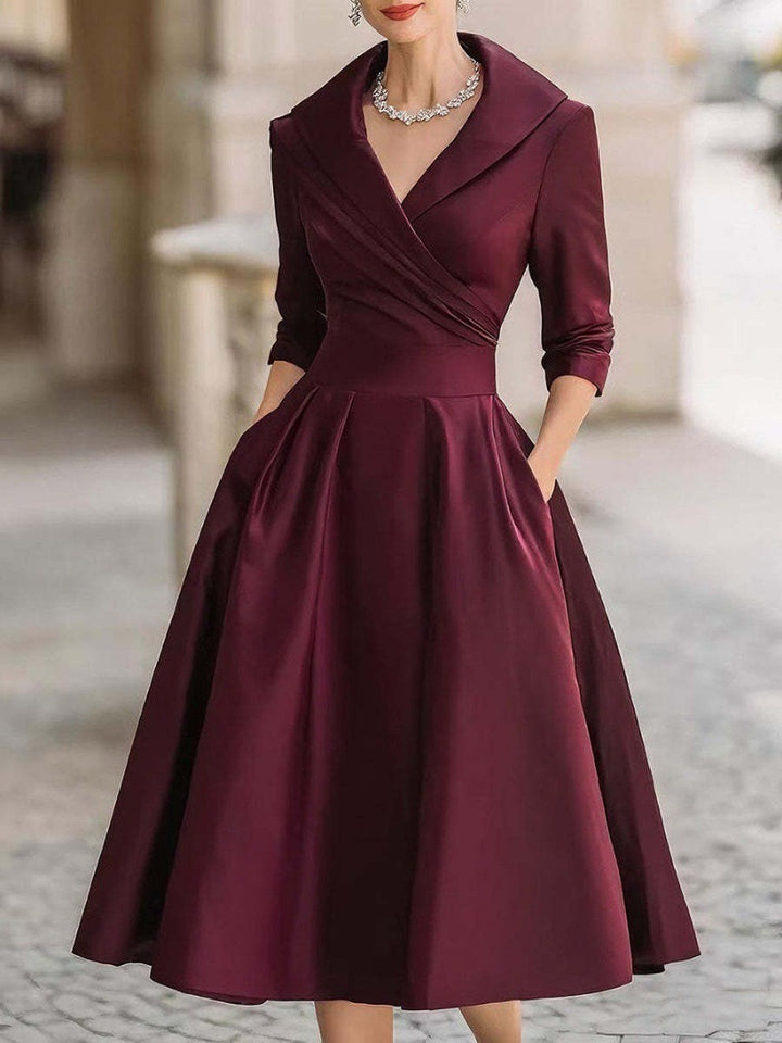 Kvinne elegant omslagskjole med peplum og praktiske lommer Skjora