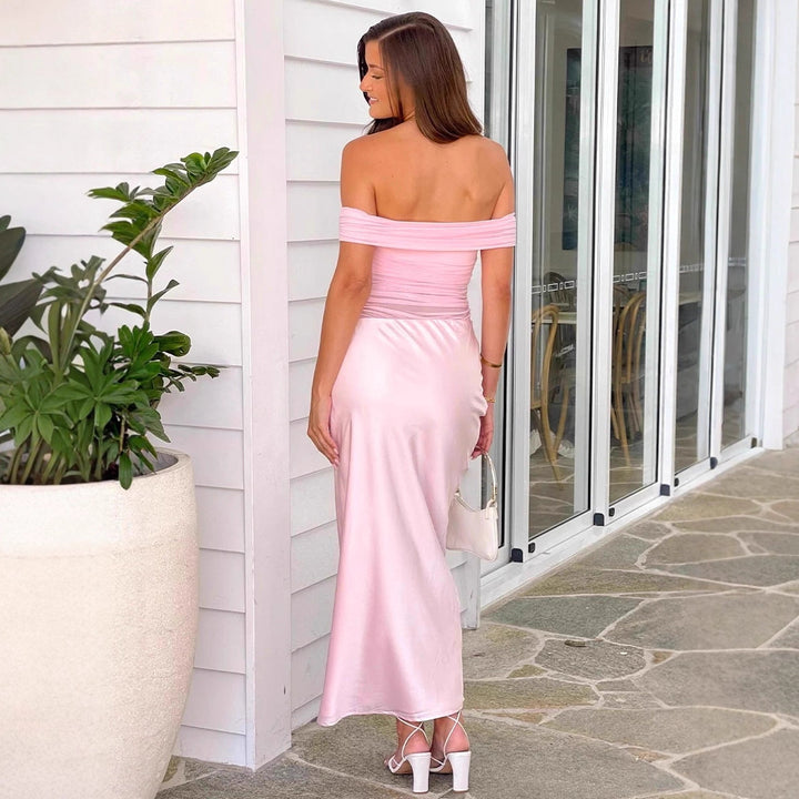 Damer elegant off-shoulder aftenkjole med figurskapende rynker og sateng-finish Skjora
