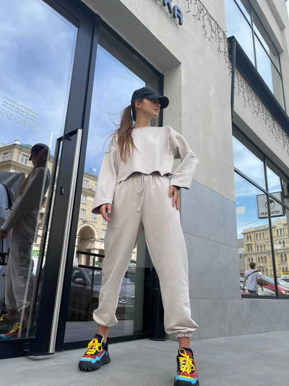 Kvinnelig elegant og uformell joggesett med snor i midjen Skjora