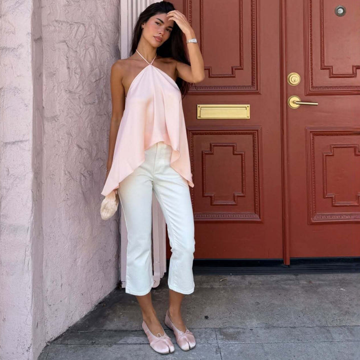Dame Halter-Topp laget av flytende chiffon med asymmetrisk hem Skjora