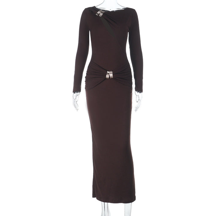 Dame Elegant maxi kjole med elegant innviklet design og funkende applikasjoner Skjora