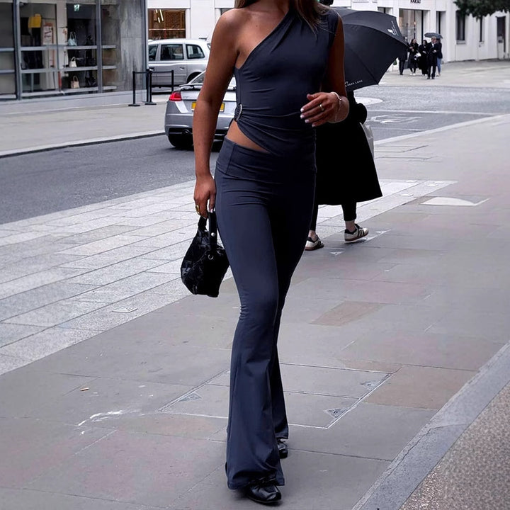Damer Elegant Jumpsuit med asymmetrisk design og dekorativ taillering Skjora