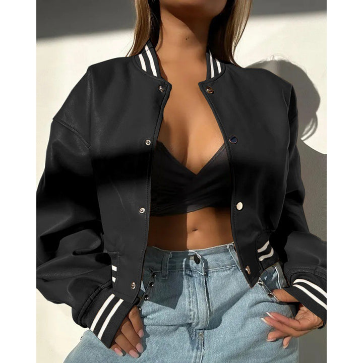Kvinnelig sporty faux skinnjakke i klassisk varsity stil med striper Skjora