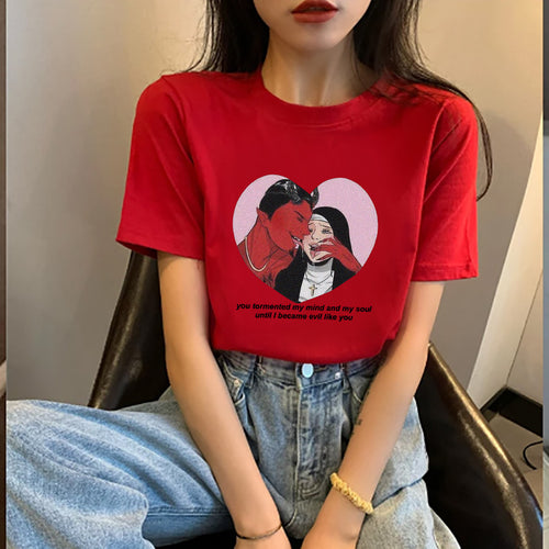 Dame T-skjorte med kreativt fototrykk og avslappet snitt Skjora