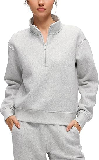 Sporty fleece genser til kvinner med høy krage Skjora