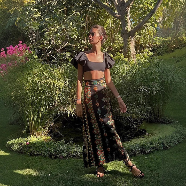 Dame To-delt Outfit med kort topp og floral maxiskjørt Skjora