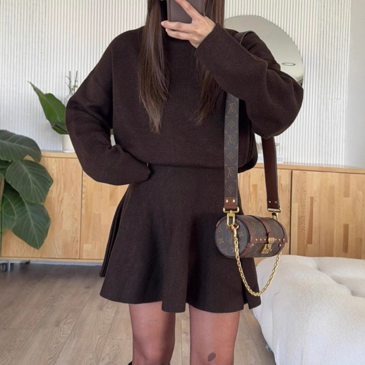 Kvinnes casual sweatshirtkjole med høyt utskårne ermer Skjora