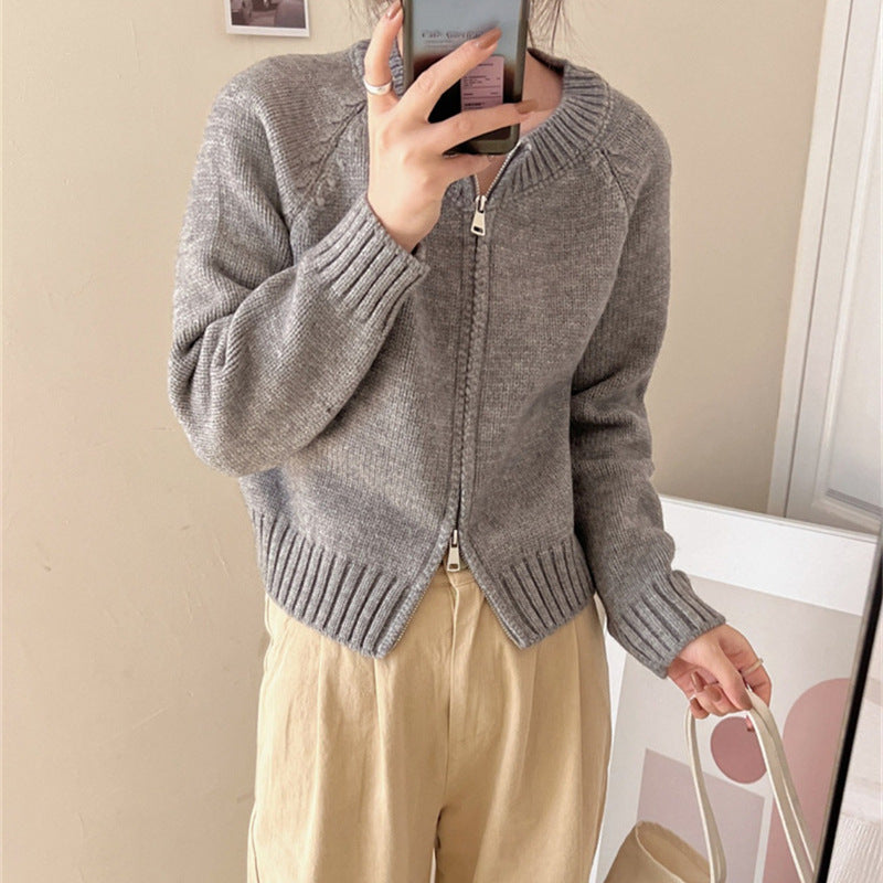 Kvinnes Cozy Cardigan med glidelås og bred ribbestrikket kant Skjora