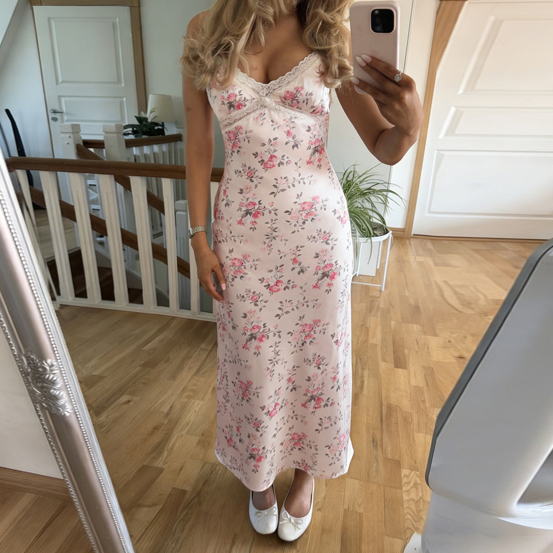 Dame nattskjorte med blomsterdesign og delikate spaghetti-stropper Skjora