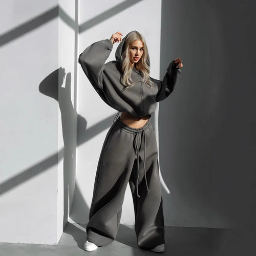 Kvinnelig sporty cropped hettegenser med innovativ finish Skjora