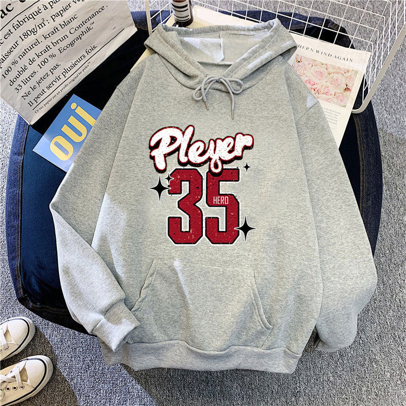 Damer hettegenser med kreativt basketballdesign Skjora