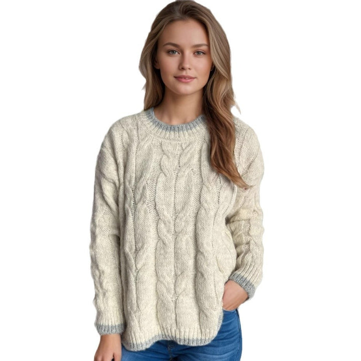 Damer chunky strikkegenser med kabeldesign og generøs fall Skjora