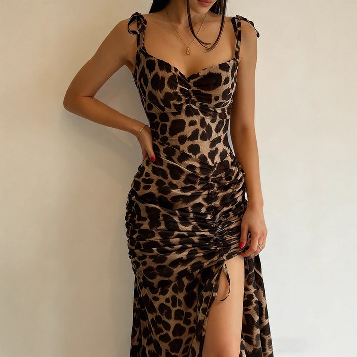 Damer Elegant Maxi Kjole med Leopard Print og Sidesprett Skjora