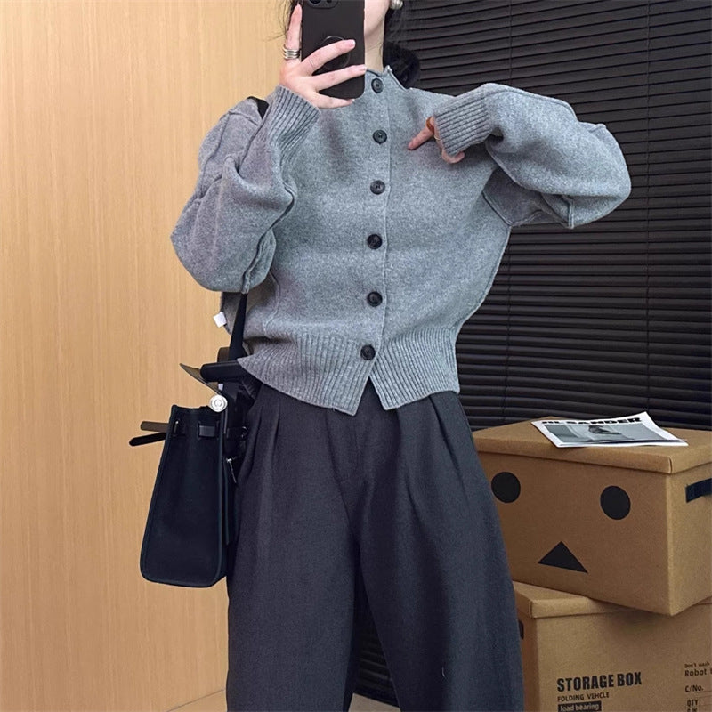 Dame cardigan med knappeåpning og ribbede detaljer Skjora