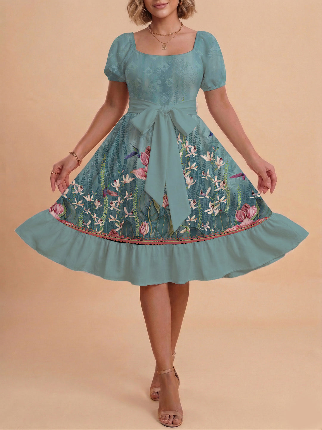 Damen schickes Glitzerkleid mit tailliertem Schnitt und Rüschensaum Skjora