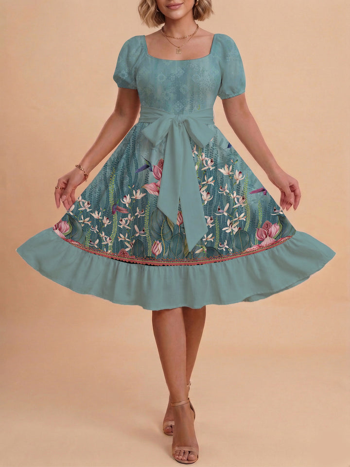 Damen schickes Glitzerkleid mit tailliertem Schnitt und Rüschensaum Skjora