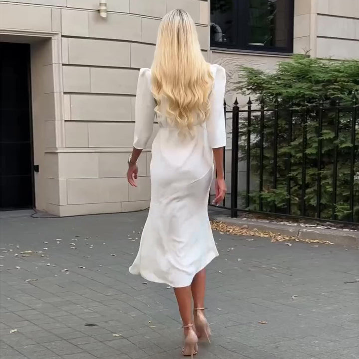 Kvinneskjorte kjole med elegant V-hals og knappestolpe