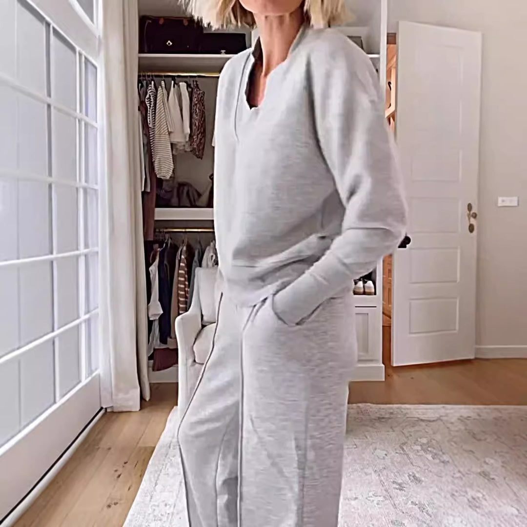 Kvinnenes komfortable loungewear-sett med V-hals og løs passform Skjora