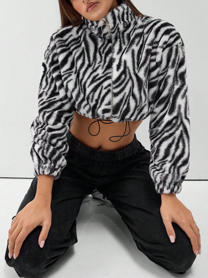 Dame kort fleece jakke med moderne zebra design og elastiske mansjetter Skjora