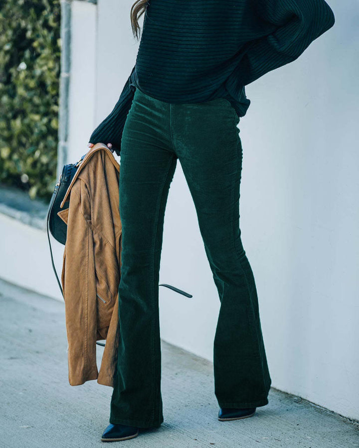Damer Komfortable Bootcut-bukser laget av mykt materiale Skjora