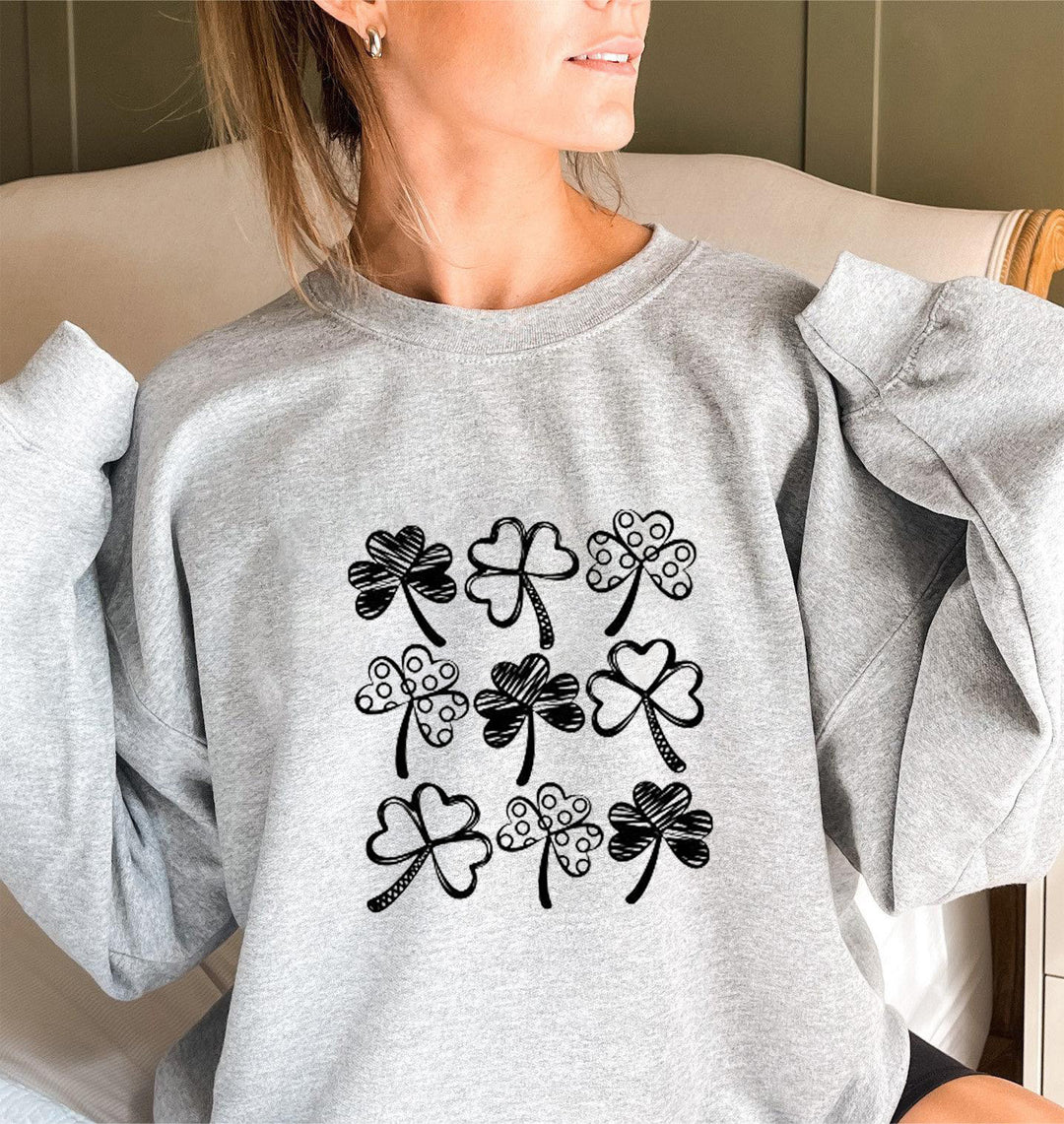 Kvinnes sweatshirt med leken kløvermotiv Skjora