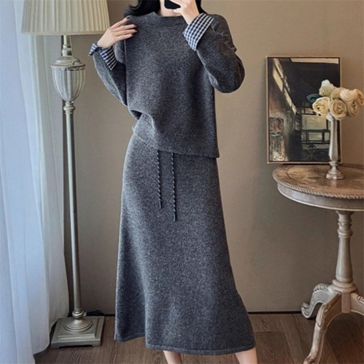 Dames Elegant Strikkekjole med Avtagbar Bluskrage og Snor