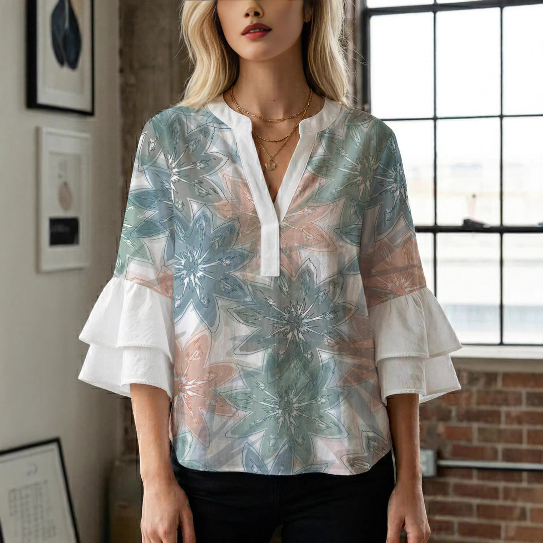 Dame elegant topp med voluminøse volanger og blomsterdesign Skjora