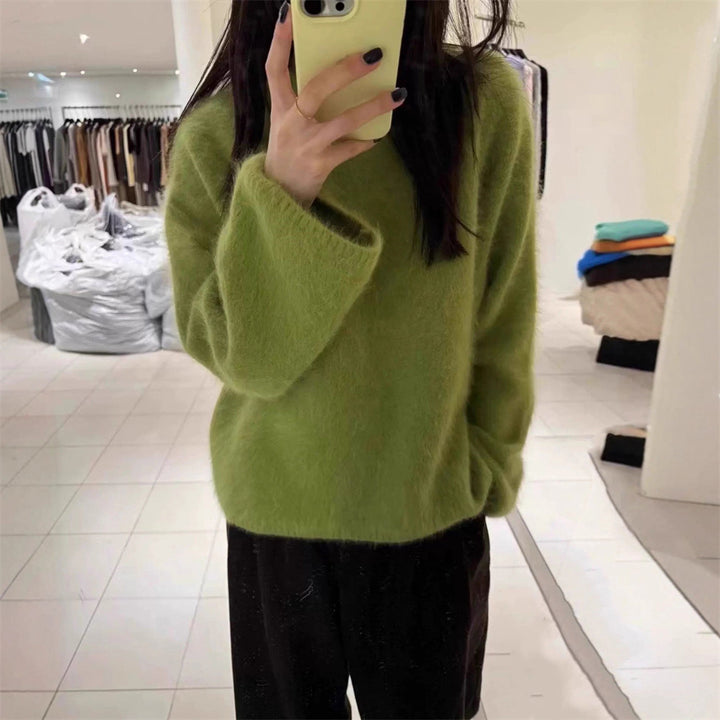 Kvinners fluffy genser med oversized snitt laget av mohairull Skjora