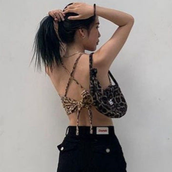 Dame Crop-Top med trendy leopardmønster og smale stropper Skjora