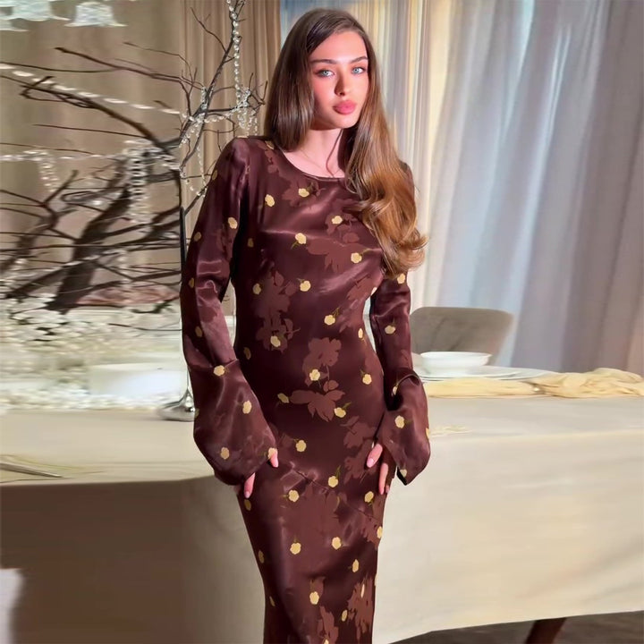 Kjole maxi for kvinner med elegant blomstermønster og voluminøse ermer