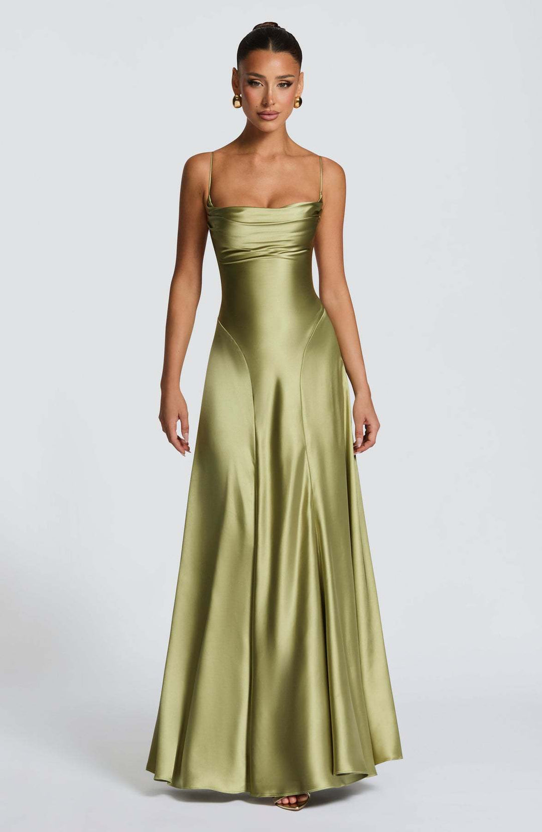 Dame Elegant Maxi Kjole med Sofisticated Spaghetti Stropper og Flytende Satin Skjora