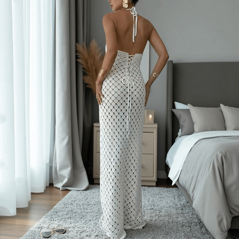 Damen Häkel-Maxi-Kleid mit innovativem Ausschnitt und seitlichen Cut-Outs Skjora