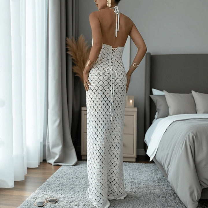 Damen Häkel-Maxi-Kleid mit innovativem Ausschnitt und seitlichen Cut-Outs Skjora