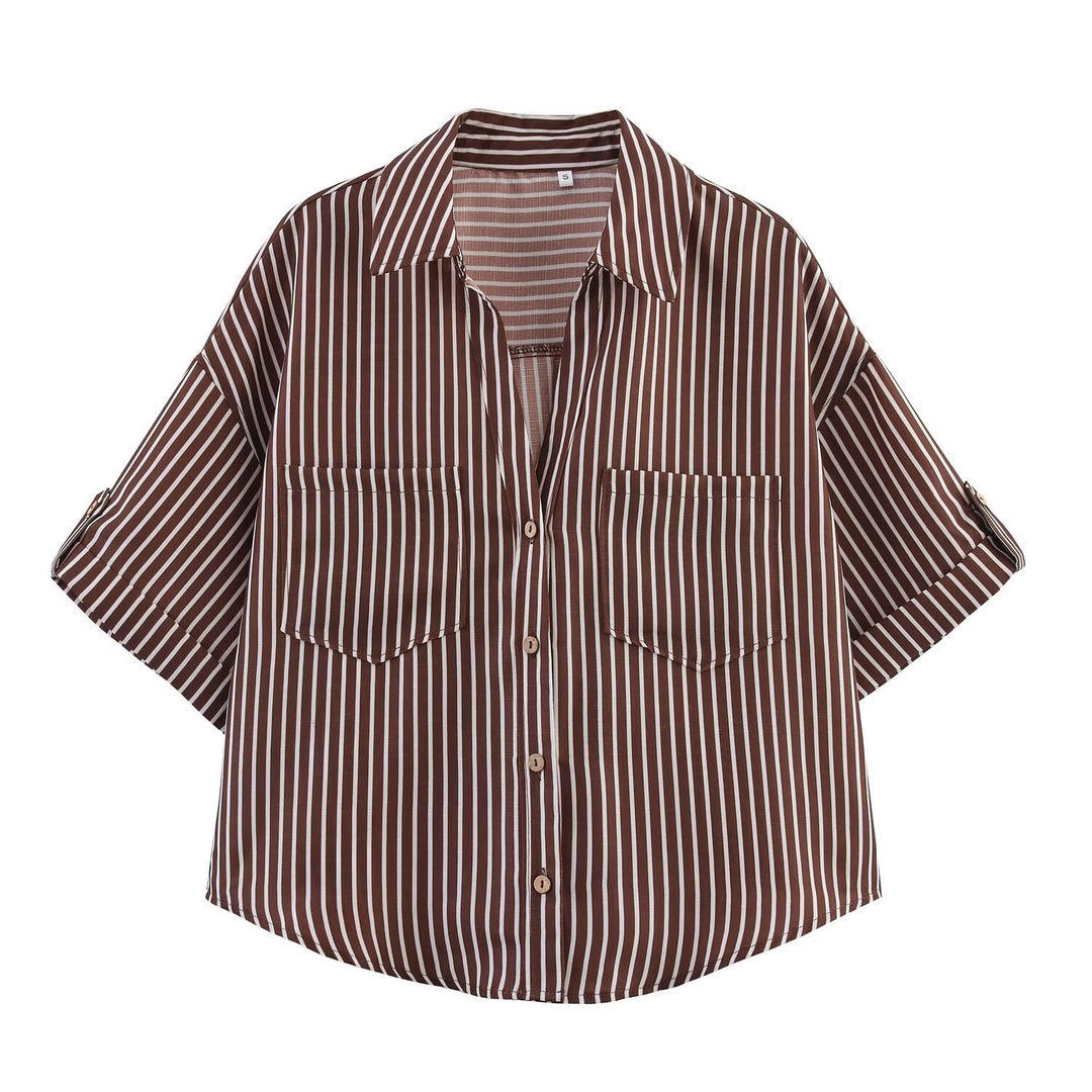 Dame kortermet bluse med fine striper og elegante brystlommer Skjora