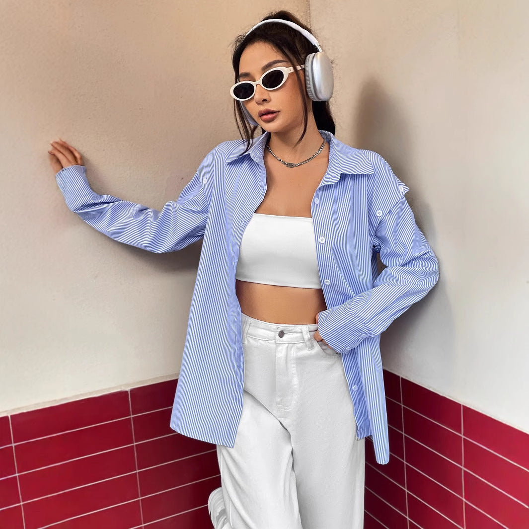 Dames uformell stripete bluse med oversized passform og knappedetaljer Skjora