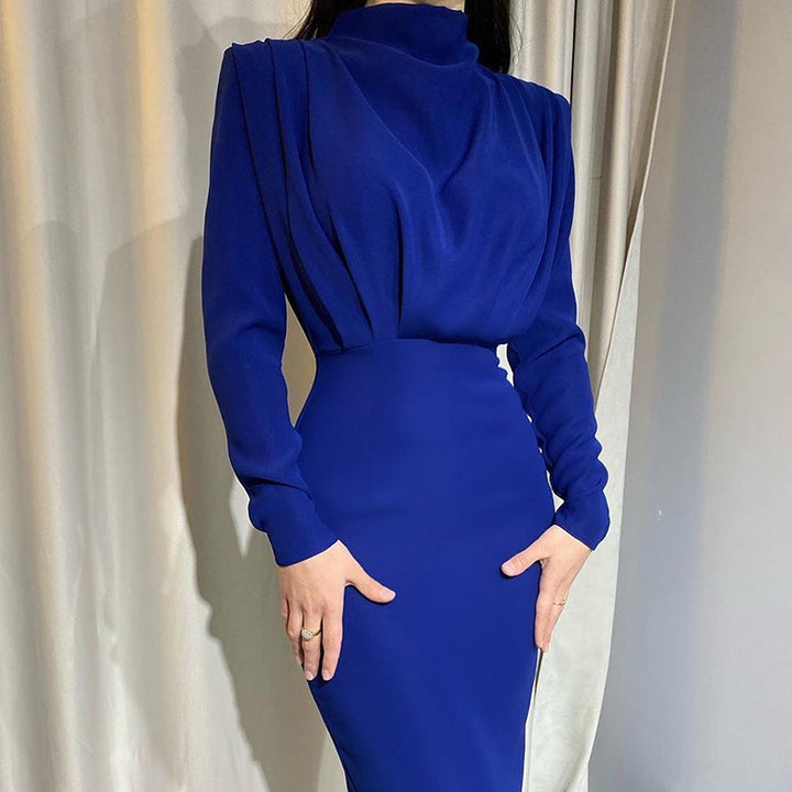 Dame Elegant Langermet Maxi-Kjole med raffinert Drapering og Høy Krage Skjora