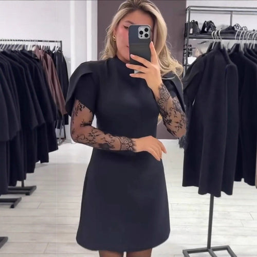 Kvinnes Elegant Kjole med Blonder og Fitted Snitt Skjora