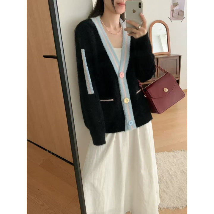 Kvinnenes koselige cardigan med fargerike knapper og lommer