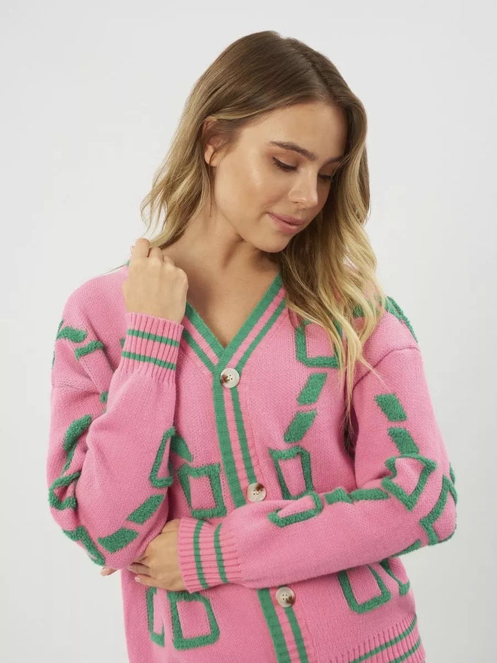 Kvinnenes stilige cardigan med geometrisk mønster og knappliste Skjora