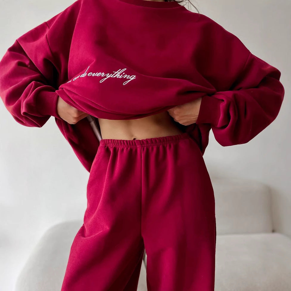 Kvinnens komfortable fritidssweatsuit med elastisk midjebånd og oversized snitt Skjora