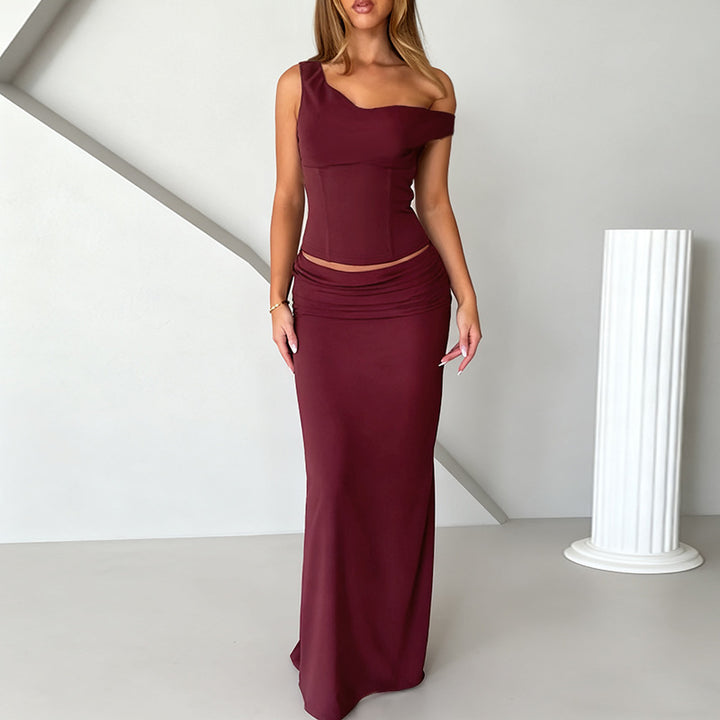 Kvinnenes maxi-kjole med off-shoulder-design og elegant volangdetalj Skjora