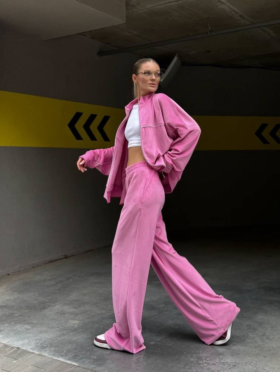 Dame sporty fløyels loungewear-dress med løs passform og elastisk linning Skjora