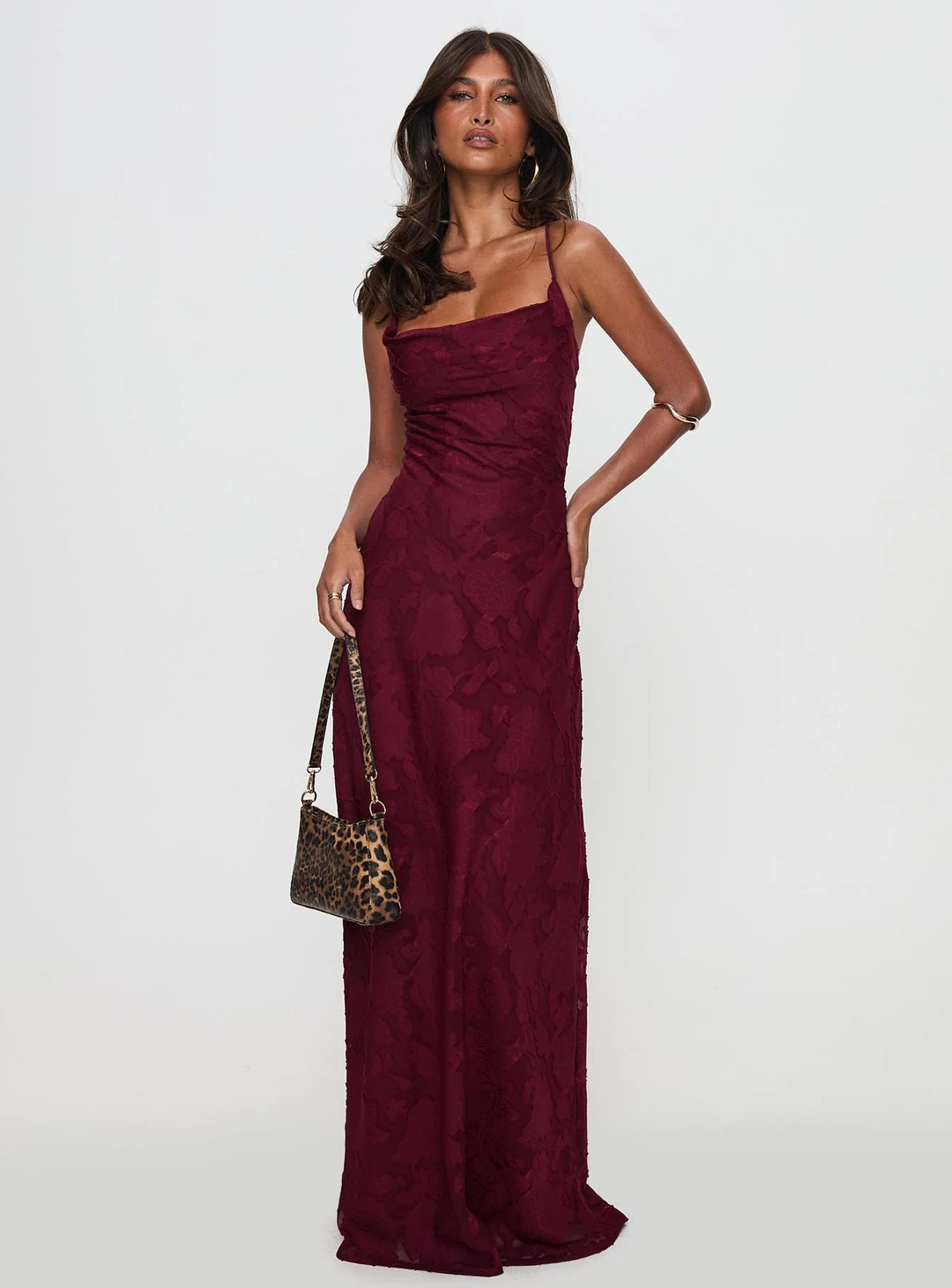 Damen Elegantes Abendkleid mit floralem Spitzenmuster und Spaghettiträgern Skjora