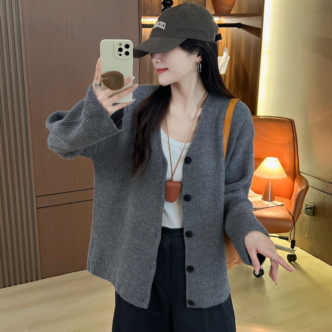 Kvinnenes chunky strikket cardigan med en avslappet passform og dype ermer Skjora