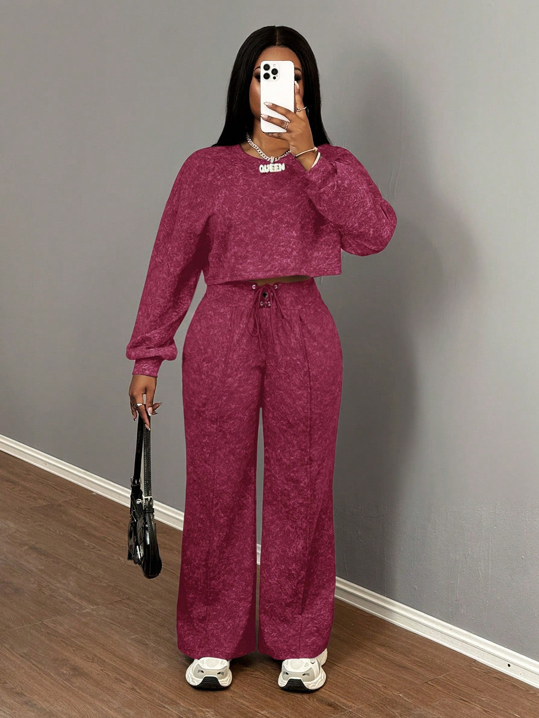 Kvinne kuttet loungewear-sett med vide bukser og høy midje Skjora