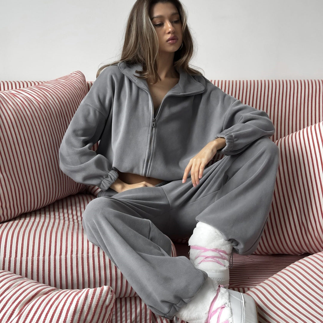 Kvinnelig sporty mikrofiber fritidssett med glidelås og elastisk midjebånd Skjora