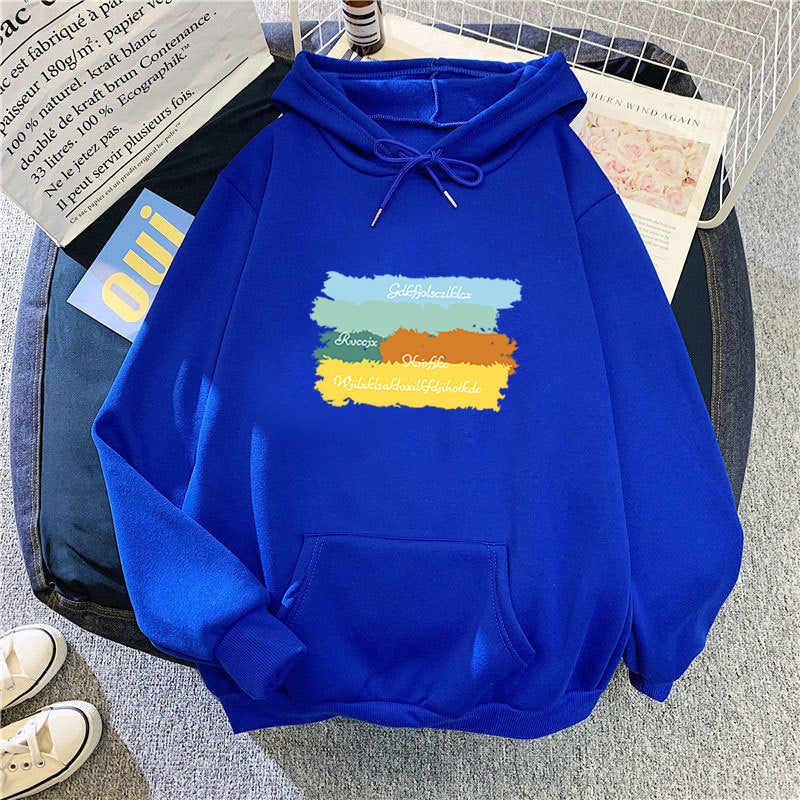 Damer casual hettegenser med kreativt grafisk design Skjora