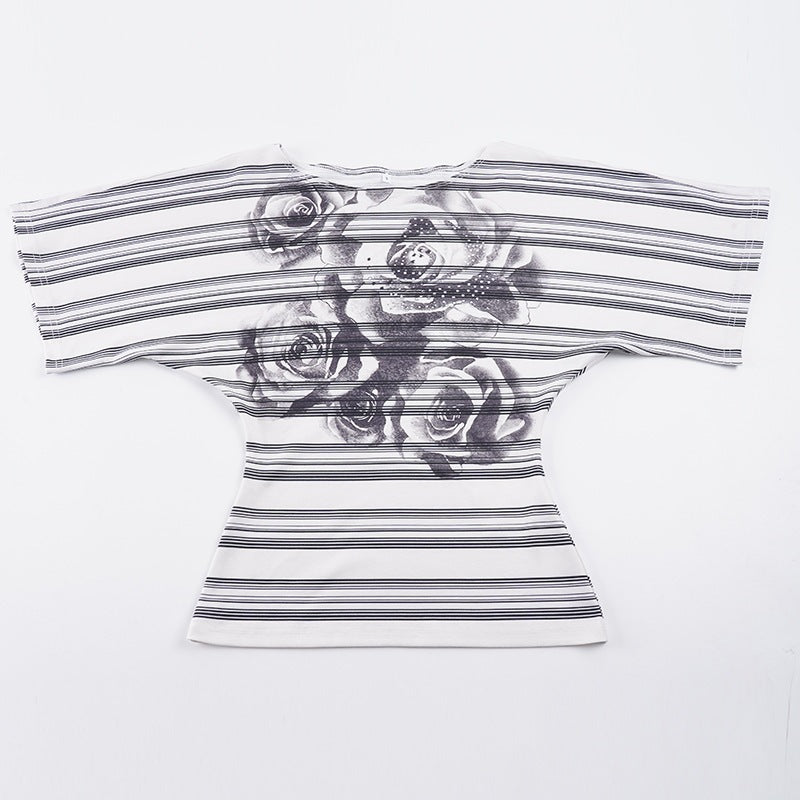 Dame Oversized T-skjorte med floral stripemønster og elegant passform Skjora